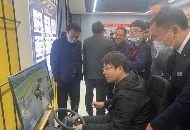 ��܇ģ�M�{���